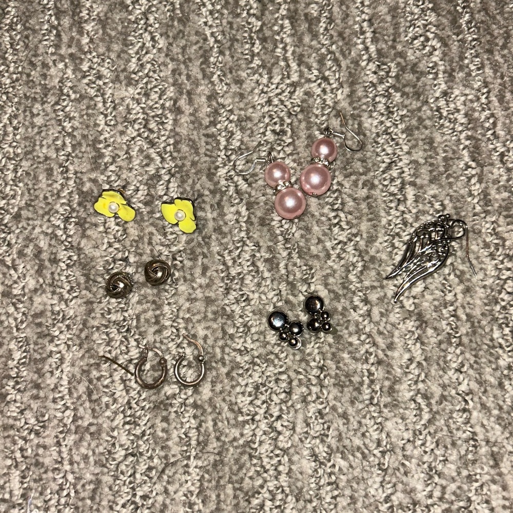 Assorted Jewelry Collection - Picture 2 of 16
